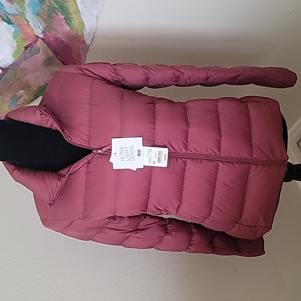 Uniqlo red/burgundy ultra light down xs nwt